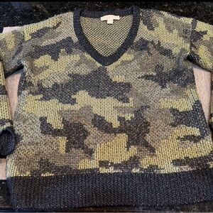 Michael Kors Camo V-Neck Sweater with Gold Tones Size Medium